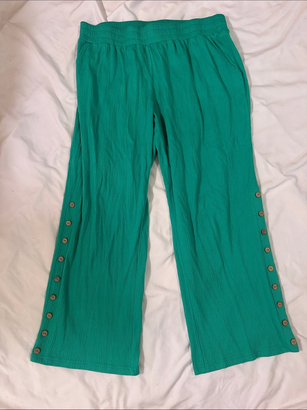 Belle by Kim Gravel Green Wide-Leg Button-Trim Pants